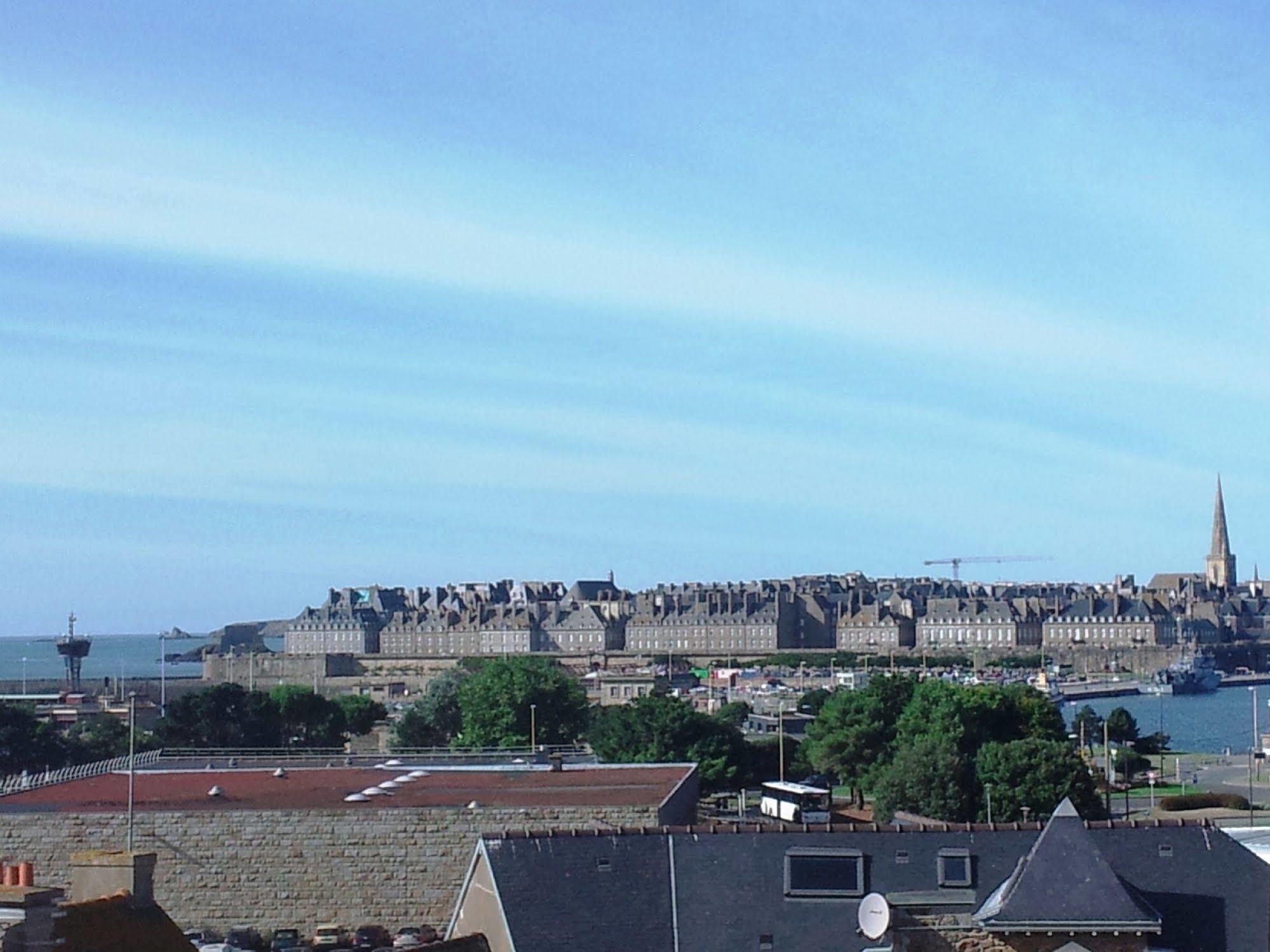 Appartement Saint Malo Vue Sur Mer Et Sur Intra Muros, Ferry, Plage Et Commerces A 50 M Zewnętrze zdjęcie
