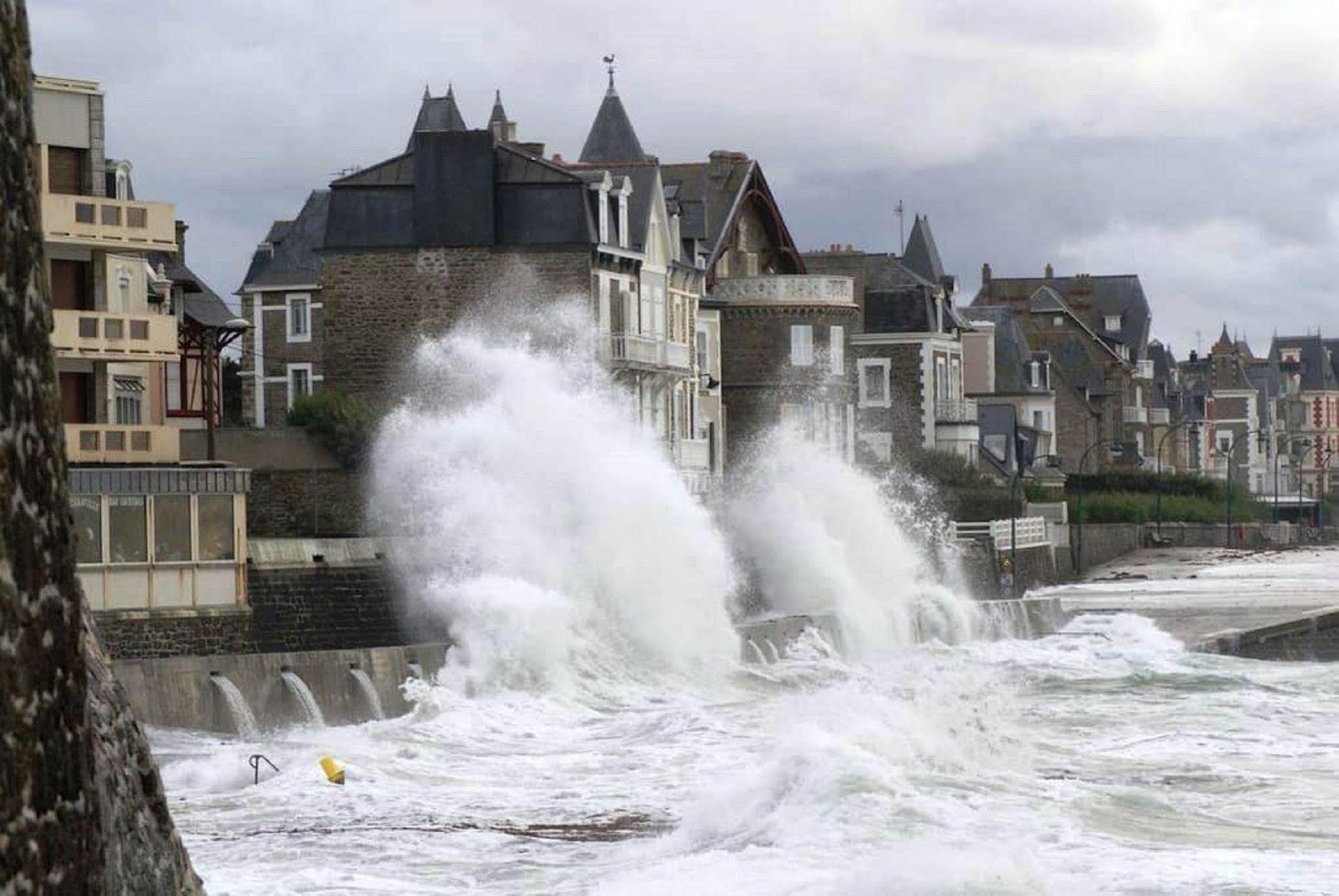 Appartement Saint Malo Vue Sur Mer Et Sur Intra Muros, Ferry, Plage Et Commerces A 50 M Zewnętrze zdjęcie